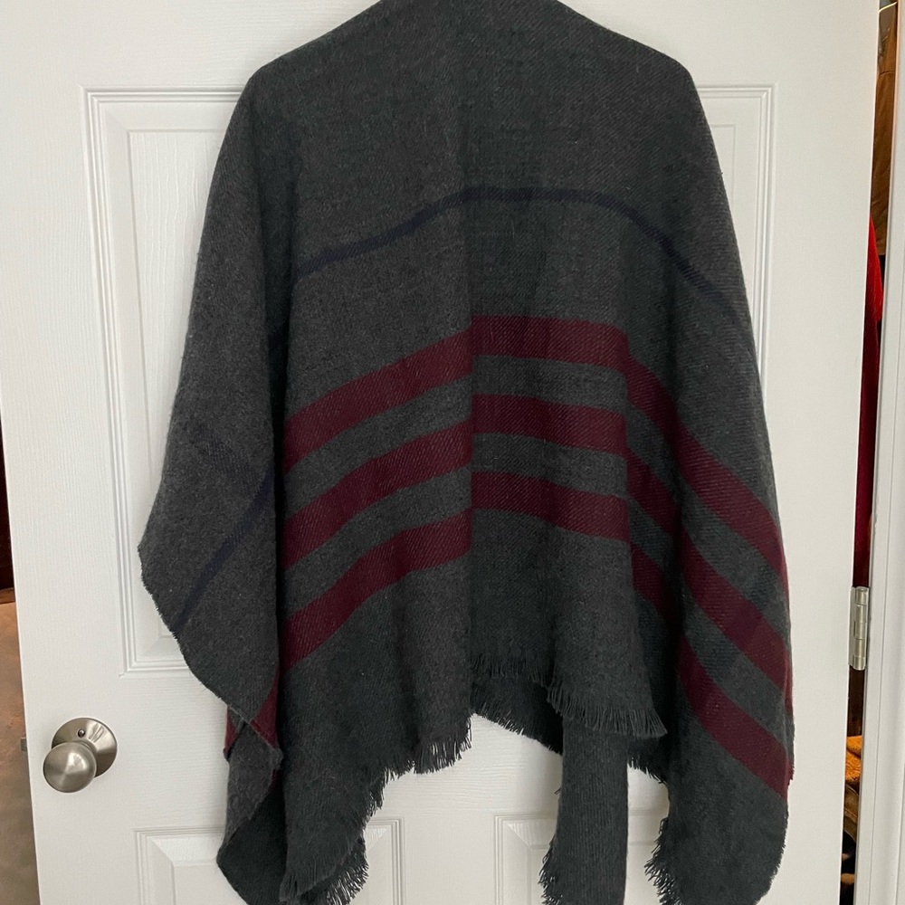 Banana republic poncho gray